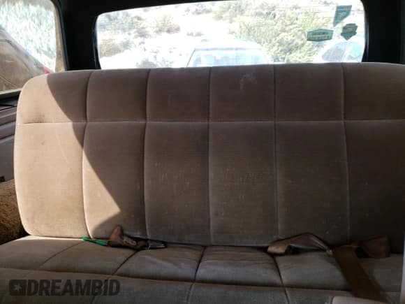 ✅ 1986 Ford Bronco Custom • VIN: 1FMEU15H7GLB19165 • Lot: 71802554. Wystawiony na Copart z przebiegiem 81 444 mil. Bezpłatny archiwum sprzedaży aukcyjnych z USA i szczegółowy raport historii pojazdu na DreamBid. Zdjęcie 10.