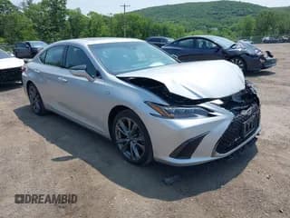 ✅ 2021 Lexus ES 350 F Sport • VIN: 58AGZ1B10MU098840 • Lot: 42416158. Wystawiony na IAAI z przebiegiem 45 104 mil. Bezpłatny archiwum sprzedaży aukcyjnych z USA i szczegółowy raport historii pojazdu na DreamBid. Zdjęcie 1.