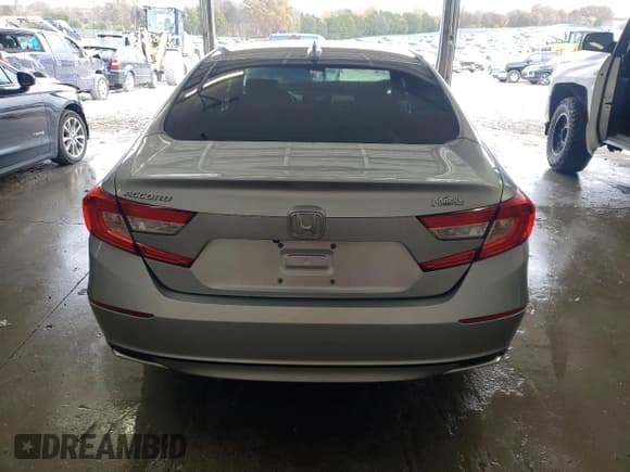 ✅ 2019 Honda Accord LX • VIN: 1HGCV1F1XKA092964 • Лот: 91865035. Опубликован ранее на Copart с пробегом 130 237 миль. Бесплатный доступ к архиву аукционных продаж из США и подробный отчёт об истории автомобиля на DreamBid. Изображение 6.