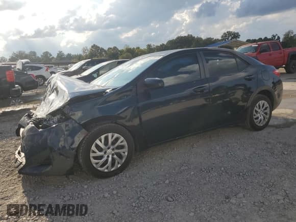 ✅ 2017 Toyota Corolla LE • VIN: 5YFBURHE2HP735839 • Лот: 85575975. Опубликован ранее на Copart с пробегом 85 949 миль. Бесплатный доступ к архиву аукционных продаж из США и подробный отчёт об истории автомобиля на DreamBid. Изображение 1.