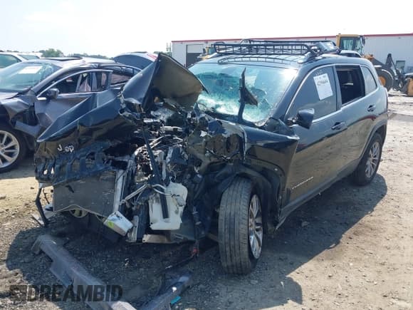 ✅ 2019 Jeep Cherokee Latitude Plus • VIN: 1C4PJLLXXKD243039 • Лот: 42394604. Опубликован ранее на IAAI с пробегом 133 333 миль. Бесплатный доступ к архиву аукционных продаж из США и подробный отчёт об истории автомобиля на DreamBid. Изображение 17.