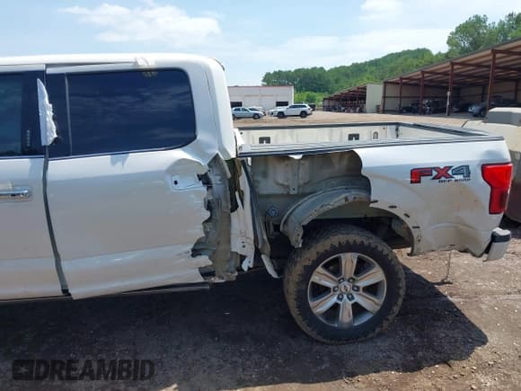 ✅ 2018 Ford F-150 XL • VIN: 1FTEW1EG9JFD28161 • Lot: 42254754. Listed on IAAI with 122,769 mi. Free auction sales archive from the USA and detailed vehicle history report at DreamBid. Image 16.