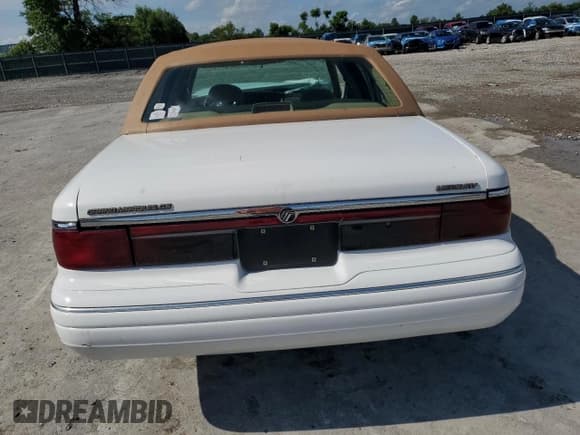 ✅ 1997 Mercury Grand Marquis GS • VIN: 2MELM74W8VX621678 • Лот: 63987365. Опубликован ранее на Copart с пробегом 106 844 миль. Бесплатный доступ к архиву аукционных продаж из США и подробный отчёт об истории автомобиля на DreamBid. Изображение 6.