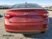 2015 Hyundai Sonata SE z VIN 5NPE24AF0FH076467, wystawiony jako Copart lot #80462195 z przebiegiem 86 279 mil mil oraz Szkoda całkowita • Salvage title. Historia ofert i sprzedaży dostępna na DreamBid. Obrazek 6.