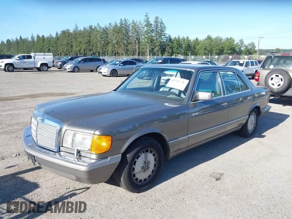 ✅ 1989 Mercedes-Benz 300 SE • VIN: WDBCA24DXKA437857 • Lot: 42343496. Listed on IAAI with 152,134 mi. Free auction sales archive from the USA and detailed vehicle history report at DreamBid. Image 2.