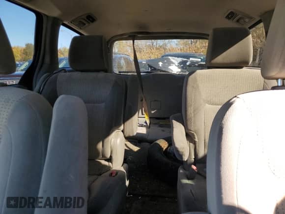 2009 Toyota Sienna LE z VIN 5TDZK23C79S272185, wystawiony jako Copart lot #90288145 z przebiegiem 272 534 mil mil oraz Czysty tytuł • Clean title. Historia ofert i sprzedaży dostępna na DreamBid. Obrazek 10.