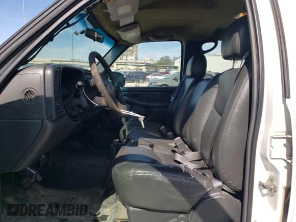 ✅ 2006 Chevrolet Silverado 2500HD Work Truck • VIN: 1GCHC23U56F170848 • Лот: 46299625. Опубликован ранее на Copart с пробегом 259 631 миль. Бесплатный доступ к архиву аукционных продаж из США и подробный отчёт об истории автомобиля на DreamBid. Изображение 7.