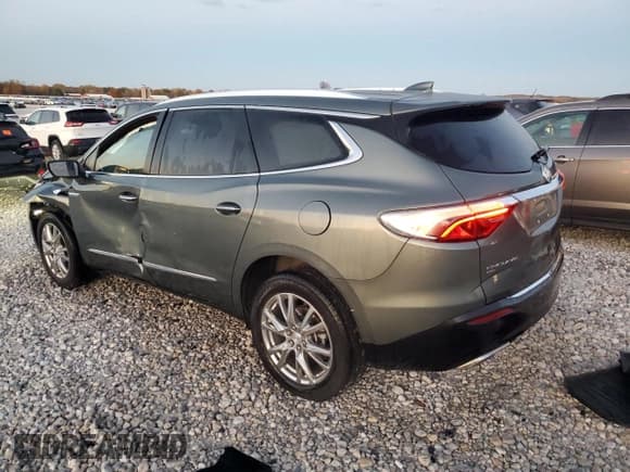 ✅ 2022 Buick Enclave Premium • VIN: 5GAEVBKW6NJ183394 • Lot: 90487405. Wystawiony na Copart z przebiegiem 49 474 mil. Bezpłatny archiwum sprzedaży aukcyjnych z USA i szczegółowy raport historii pojazdu na DreamBid. Zdjęcie 2.