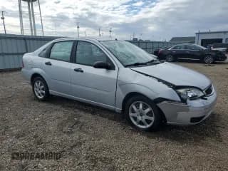 ✅ 2005 Ford Focus S • VIN: 1FAFP34N35W232261 • Lot: 85916965. Wystawiony na Copart z przebiegiem 105 409 mil. Bezpłatny archiwum sprzedaży aukcyjnych z USA i szczegółowy raport historii pojazdu na DreamBid. Zdjęcie 4.