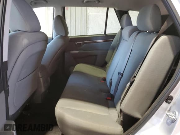 ✅ 2011 Hyundai Santa Fe GLS • VIN: 5XYZG3AB0BG025899 • Lot: 74798604. Listed on Copart with 121,347 mi. Free auction sales archive from the USA and detailed vehicle history report at DreamBid. Image 11.