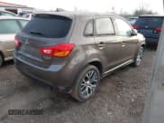 ✅ 2017 Mitsubishi Outlander ES • VIN: JA4AP3AU3HZ010350 • Lot: 43796313. Listed on IAAI with 123,875 mi. Free auction sales archive from the USA and detailed vehicle history report at DreamBid. Image 4.