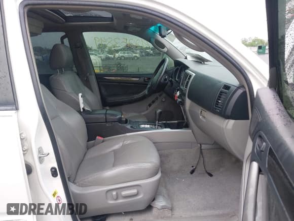 ✅ 2007 Toyota 4Runner Limited • VIN: JTEBT17R878042739 • Lot: 42253849. Listed on IAAI with 252,913 mi. Free auction sales archive from the USA and detailed vehicle history report at DreamBid. Image 5.