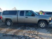 ✅ 2012 GMC Sierra 1500 SLE • VIN: 1GTR2VE78CZ205540 • Lot: 43681273. Wystawiony na IAAI z przebiegiem 104 525 mil. Bezpłatny archiwum sprzedaży aukcyjnych z USA i szczegółowy raport historii pojazdu na DreamBid. Zdjęcie 13.