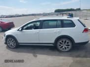 ✅ 2019 Volkswagen Golf S • VIN: 3VWH17AUXKM517653 • Lot: 43159650. Wystawiony na IAAI z przebiegiem 80 980 mil. Bezpłatny archiwum sprzedaży aukcyjnych z USA i szczegółowy raport historii pojazdu na DreamBid. Zdjęcie 14.