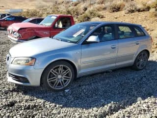 ✅ 2010 Audi A3 Premium Plus • VIN: WAUKEAFM0AA100148 • Lot: 76049524. Wystawiony na Copart z przebiegiem 149 289 mil. Bezpłatny archiwum sprzedaży aukcyjnych z USA i szczegółowy raport historii pojazdu na DreamBid. Zdjęcie 1.