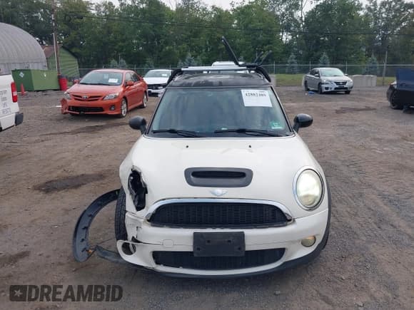 ✅ 2009 MINI Clubman S • VIN: WMWMM33559TP91682 • Lot: 42882489. Wystawiony na IAAI z przebiegiem 105 479 mil. Bezpłatny archiwum sprzedaży aukcyjnych z USA i szczegółowy raport historii pojazdu na DreamBid. Zdjęcie 12.