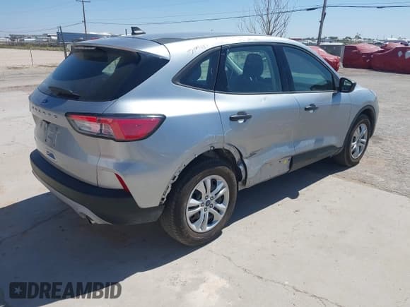 ✅ 2022 Ford Escape S • VIN: 1FMCU0F68NUA34518 • Lot: 43272887. Wystawiony na IAAI z przebiegiem 63 021 mil. Bezpłatny archiwum sprzedaży aukcyjnych z USA i szczegółowy raport historii pojazdu na DreamBid. Zdjęcie 4.