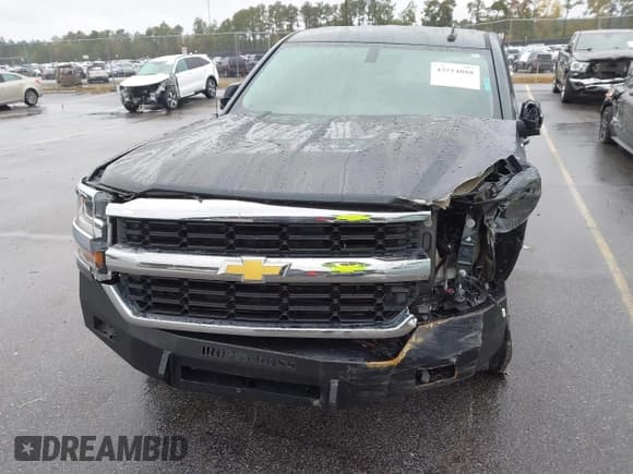 ✅ 2019 Chevrolet Silverado 1500 LT • VIN: 2GCRCPEC3K1136169 • Lot: 43514088. Wystawiony na IAAI z przebiegiem 110 510 mil. Bezpłatny archiwum sprzedaży aukcyjnych z USA i szczegółowy raport historii pojazdu na DreamBid. Zdjęcie 6.