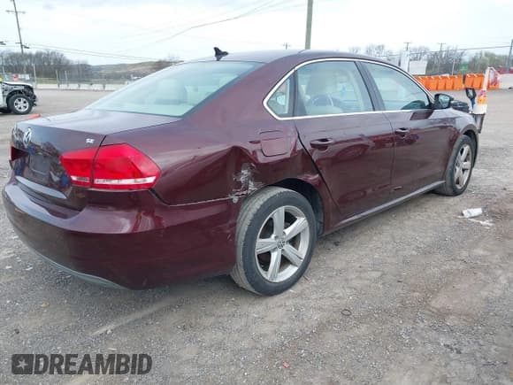 ✅ 2013 Volkswagen Passat SE • VIN: 1VWBP7A34DC089417 • Лот: 41818550. Опубликован ранее на IAAI с пробегом 131 698 миль. Бесплатный доступ к архиву аукционных продаж из США и подробный отчёт об истории автомобиля на DreamBid. Изображение 4.