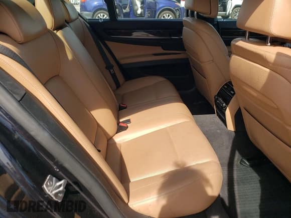 ✅ 2015 BMW 7 Series 750i xDrive • VIN: WBAYB6C5XFD966183 • Lot: 70422505. Listed on Copart with 88,599 mi. Free auction sales archive from the USA and detailed vehicle history report at DreamBid. Image 10.