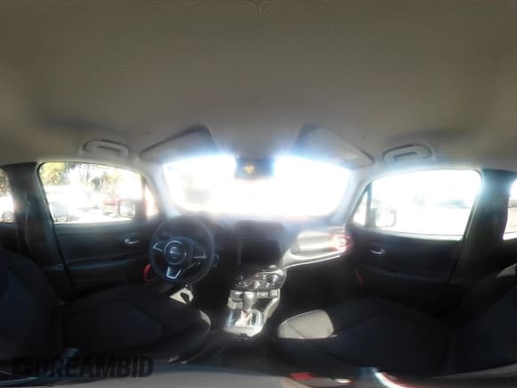 ✅ 2023 Jeep Renegade Trailhawk • VIN: ZACNJDC15PPP44726 • Lot: 43268430. Wystawiony na IAAI z przebiegiem 13 366 mil. Bezpłatny archiwum sprzedaży aukcyjnych z USA i szczegółowy raport historii pojazdu na DreamBid. Zdjęcie 20.