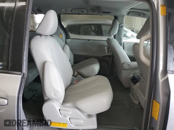 ✅ 2013 Toyota Sienna Limited • VIN: 5TDYK3DCXDS402646 • Lot: 85717545. Listed on Copart with 108,749 mi. Free auction sales archive from the USA and detailed vehicle history report at DreamBid. Image 11.
