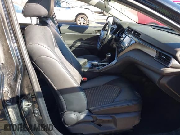 ✅ 2020 Toyota Camry SE • VIN: 4T1G11AK2LU882203 • Lot: 43458041. Wystawiony na IAAI z przebiegiem 180 472 mil. Bezpłatny archiwum sprzedaży aukcyjnych z USA i szczegółowy raport historii pojazdu na DreamBid. Zdjęcie 5.