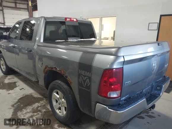 ✅ 2010 Dodge 1500 SLT • VIN: 1D7RV1CT0AS200098 • Lot: 41813191. Wystawiony na IAAI z przebiegiem 186 674 mil. Bezpłatny archiwum sprzedaży aukcyjnych z USA i szczegółowy raport historii pojazdu na DreamBid. Zdjęcie 3.
