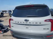 ✅ 2021 Kia Telluride SX • VIN: 5XYP5DHCXMG147688 • Lot: 42203328. Wystawiony na IAAI z przebiegiem 79 322 mil. Bezpłatny archiwum sprzedaży aukcyjnych z USA i szczegółowy raport historii pojazdu na DreamBid. Zdjęcie 16.