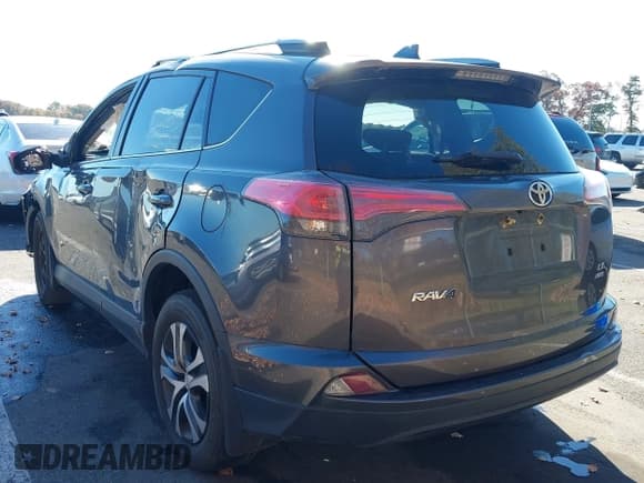 ✅ 2017 Toyota RAV4 LE • VIN: JTMBFREV1HJ702026 • Лот: 43538867. Опубликован ранее на IAAI с пробегом 109 556 миль. Бесплатный доступ к архиву аукционных продаж из США и подробный отчёт об истории автомобиля на DreamBid. Изображение 3.