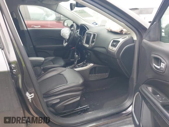 ✅ 2018 Jeep Compass Latitude • VIN: 3C4NJDBB2JT155243 • Лот: 43305317. Опубликован ранее на IAAI с пробегом 65 919 миль. Бесплатный доступ к архиву аукционных продаж из США и подробный отчёт об истории автомобиля на DreamBid. Изображение 5.