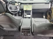 ✅ 2024 Land Rover Range Rover SE • VIN: SALKP9E91RA254493 • Lot: 60400545. Wystawiony na Copart z przebiegiem 2 310 mil. Bezpłatny archiwum sprzedaży aukcyjnych z USA i szczegółowy raport historii pojazdu na DreamBid. Zdjęcie 8.