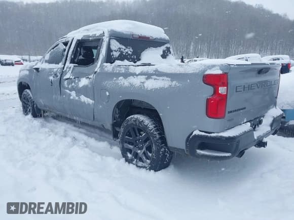 ✅ 2023 Chevrolet Silverado 1500 LT Trail Boss • VIN: 3GCUDFED4PG302112 • Lot: 41241051. Wystawiony na IAAI z przebiegiem 30 908 mil. Bezpłatny archiwum sprzedaży aukcyjnych z USA i szczegółowy raport historii pojazdu na DreamBid. Zdjęcie 3.