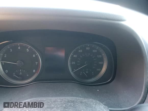 ✅ 2018 Hyundai Kona SE • VIN: KM8K12AA4JU185927 • Лот: 82540465. Опубликован ранее на Copart с пробегом Не указан. Бесплатный доступ к архиву аукционных продаж из США и подробный отчёт об истории автомобиля на DreamBid. Изображение 9.