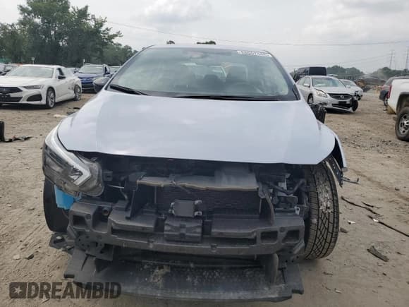 ✅ 2023 Nissan Versa SR • VIN: 3N1CN8FV3PL824770 • Lot: 68062445. Wystawiony na Copart z przebiegiem 69 630 mil. Bezpłatny archiwum sprzedaży aukcyjnych z USA i szczegółowy raport historii pojazdu na DreamBid. Zdjęcie 5.