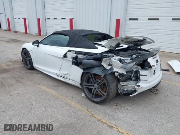 ✅ 2011 Audi R8 • VIN: WUAVNAFG2BN001984 • Лот: 41830131. Опубликован ранее на IAAI с пробегом 78 499 миль. Бесплатный доступ к архиву аукционных продаж из США и подробный отчёт об истории автомобиля на DreamBid. Изображение 3.