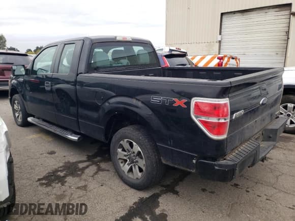 ✅ 2013 Ford F-150 XL • VIN: 1FTFX1CF3DKF73061 • Lot: 85723515. Listed on Copart with 97,999 mi. Free auction sales archive from the USA and detailed vehicle history report at DreamBid. Image 2.