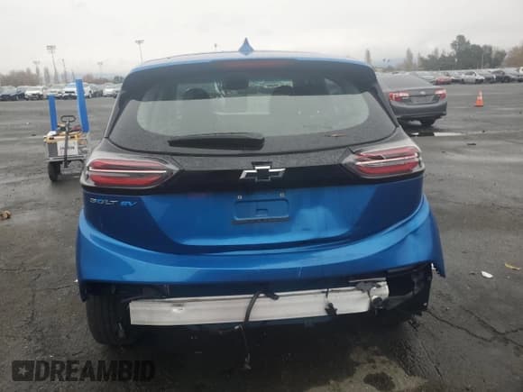 ✅ 2023 Chevrolet Bolt EV 1LT • VIN: 1G1FW6S01P4117896 • Lot: 82560924. Wystawiony na Copart z przebiegiem 18 324 mil. Bezpłatny archiwum sprzedaży aukcyjnych z USA i szczegółowy raport historii pojazdu na DreamBid. Zdjęcie 6.