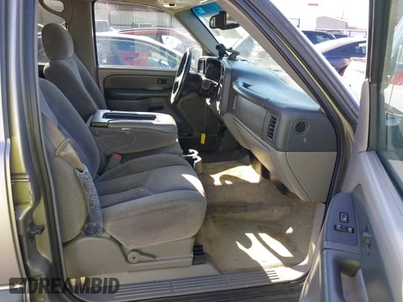 ✅ 2003 Chevrolet Tahoe LS • VIN: 1GNEC13V43R110129 • Лот: 40929118. Опубликован ранее на IAAI с пробегом 202 073 миль. Бесплатный доступ к архиву аукционных продаж из США и подробный отчёт об истории автомобиля на DreamBid. Изображение 5.