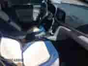 2017 Hyundai Elantra SE z VIN 5NPD74LF2HH196932, wystawiony jako IAAI lot #43449686 z przebiegiem 120 567 mil mil oraz . Historia ofert i sprzedaży dostępna na DreamBid. Obrazek 5.