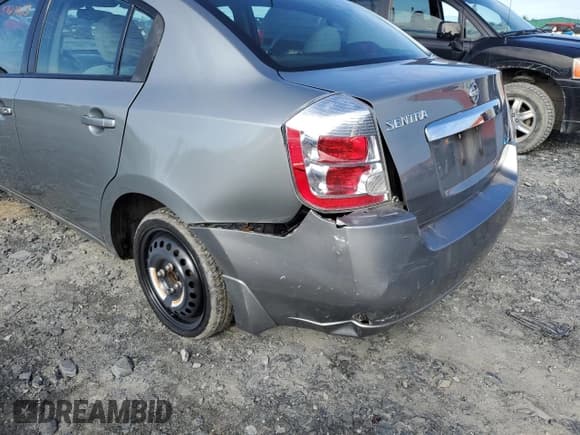 ✅ 2010 Nissan Sentra S • VIN: 3N1AB6AP8AL665345 • Lot: 65727025. Listed on Copart with 164,096 mi. Free auction sales archive from the USA and detailed vehicle history report at DreamBid. Image 12.