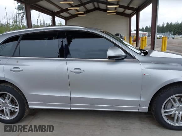 ✅ 2013 Audi Q5 Premium Plus • VIN: WA1DGAFP2DA069290 • Lot: 42294476. Wystawiony na IAAI z przebiegiem 123 515 mil. Bezpłatny archiwum sprzedaży aukcyjnych z USA i szczegółowy raport historii pojazdu na DreamBid. Zdjęcie 13.