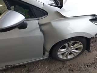 2019 Chevrolet Cruze LT with VIN 1G1BE5SM9K7140705, listed as a IAAI auction lot 42861442 with 139,280 mi miles and . Bid and sale history available at DreamBid. Image 6.