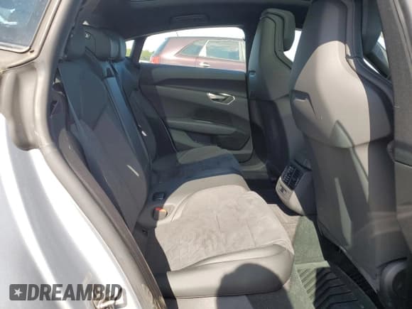 ✅ 2022 Audi e-tron GT Premium Plus • VIN: WAUFJBFW8N7006591 • Lot: 71233664. Listed on Copart with 41,317 mi. Free auction sales archive from the USA and detailed vehicle history report at DreamBid. Image 10.