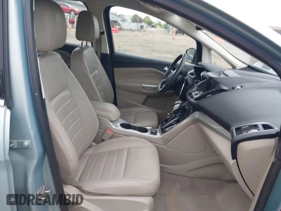 ✅ 2013 Ford C-Max SEL • VIN: 1FADP5CU9DL527800 • Lot: 42210492. Wystawiony na IAAI z przebiegiem 149 166 mil. Bezpłatny archiwum sprzedaży aukcyjnych z USA i szczegółowy raport historii pojazdu na DreamBid. Zdjęcie 5.