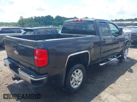 ✅ 2015 Chevrolet Silverado 2500HD LT • VIN: 1GC2KVEG2FZ533591 • Lot: 42689674. Wystawiony na IAAI z przebiegiem 133 697 mil. Bezpłatny archiwum sprzedaży aukcyjnych z USA i szczegółowy raport historii pojazdu na DreamBid. Zdjęcie 4.