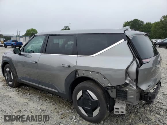 ✅ 2024 Kia EV9 Light Long Range • VIN: KNDAB5S14R6028590 • Lot: 58297525. Listed on Copart with 15,235 mi. Free auction sales archive from the USA and detailed vehicle history report at DreamBid. Image 2.