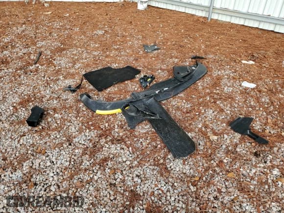 ✅ 2022 Dodge Challenger GT • VIN: 2C3CDZJGXNH164106 • Lot: 70738582. Wystawiony na Copart z przebiegiem 7 836 mil. Bezpłatny archiwum sprzedaży aukcyjnych z USA i szczegółowy raport historii pojazdu na DreamBid. Zdjęcie 12.