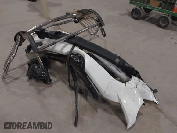 ✅ 2018 Toyota RAV4 XLE • VIN: JTMRFREV3JJ219691 • Лот: 43612972. Опубликован ранее на IAAI с пробегом 94 682 миль. Бесплатный доступ к архиву аукционных продаж из США и подробный отчёт об истории автомобиля на DreamBid. Изображение 12.