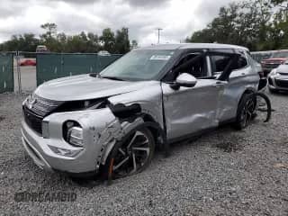 2024 Mitsubishi Outlander SE z VIN JA4J3VA82RZ068395, wystawiony jako Copart lot #80102355 z przebiegiem 24 583 mil mil oraz Nie do naprawy • Non repairable. Historia ofert i sprzedaży dostępna na DreamBid. Obrazek 1.